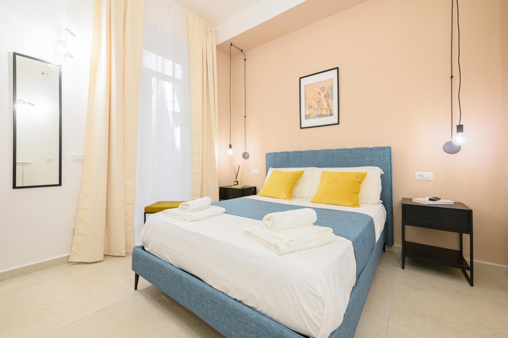 Into Mann Hotel Naples Exterior photo