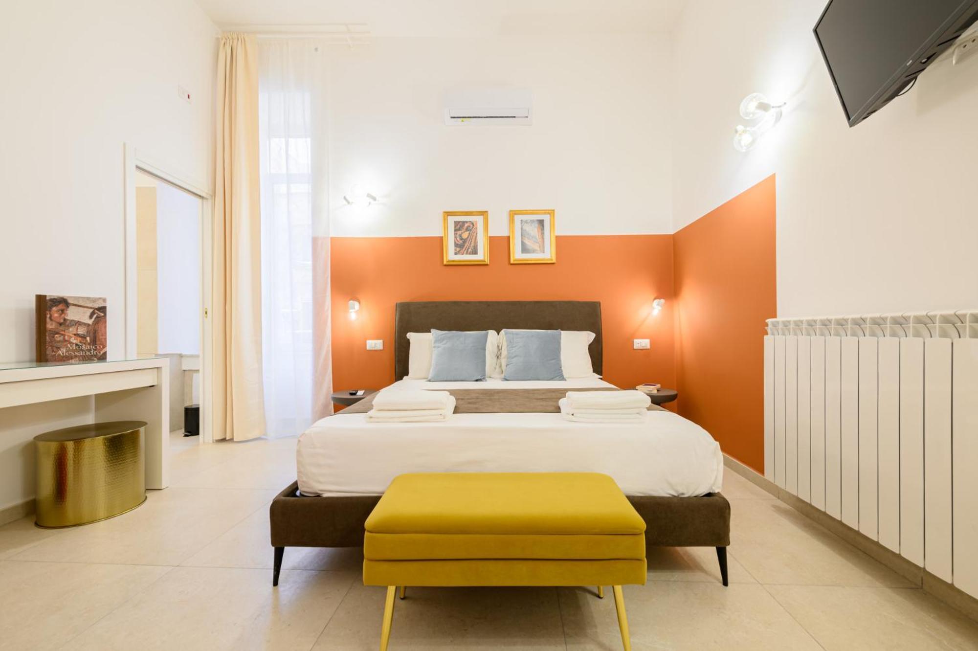 Into Mann Hotel Naples Exterior photo